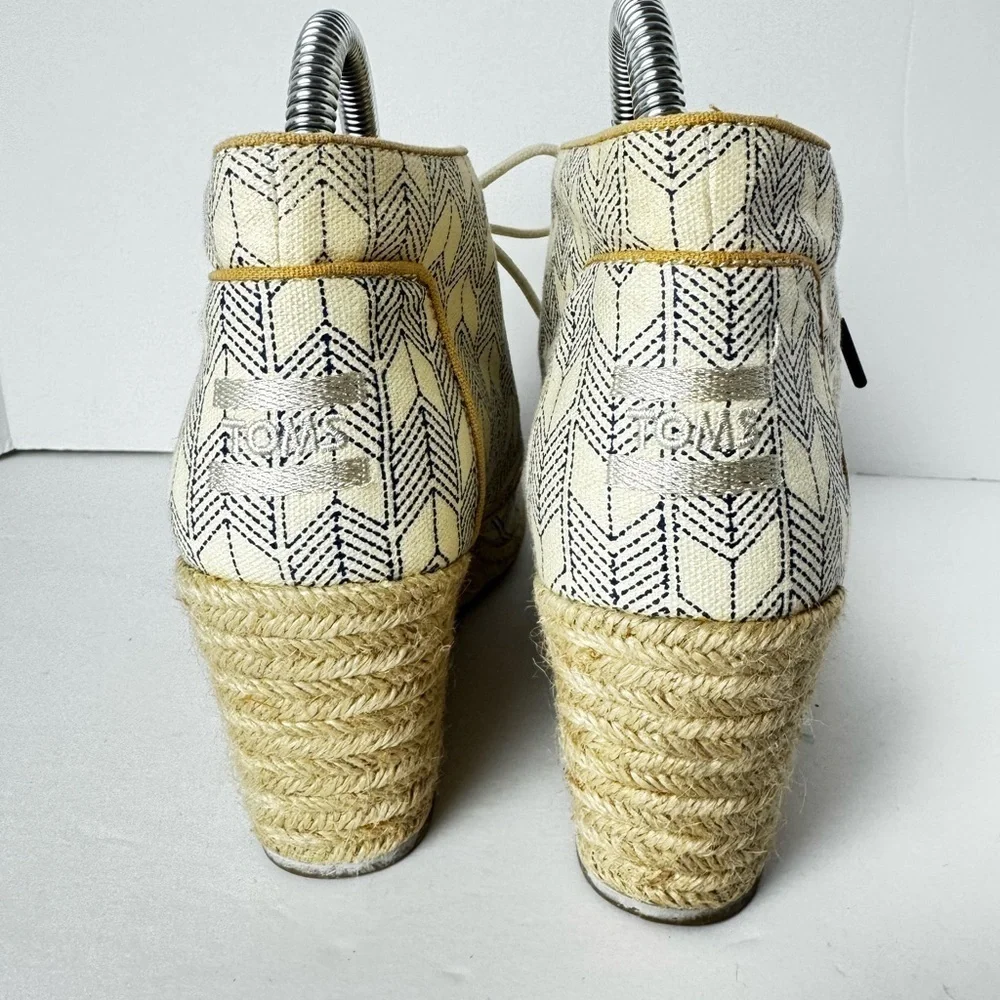 Toms Women's Cream and Black Espadrille Boots Size 8